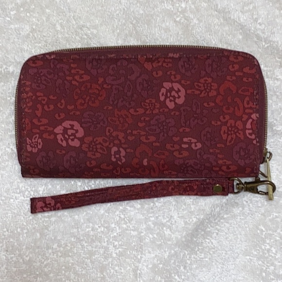 Travelon RFID Wallet, Floral, Never Used - Picture 6 of 11